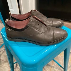 Pikolinos dress shoe
